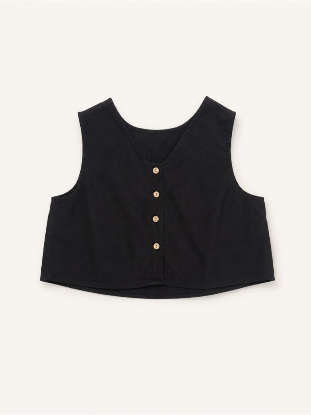 Button-Front Cropped Tank Top - Picture 4 of 6
